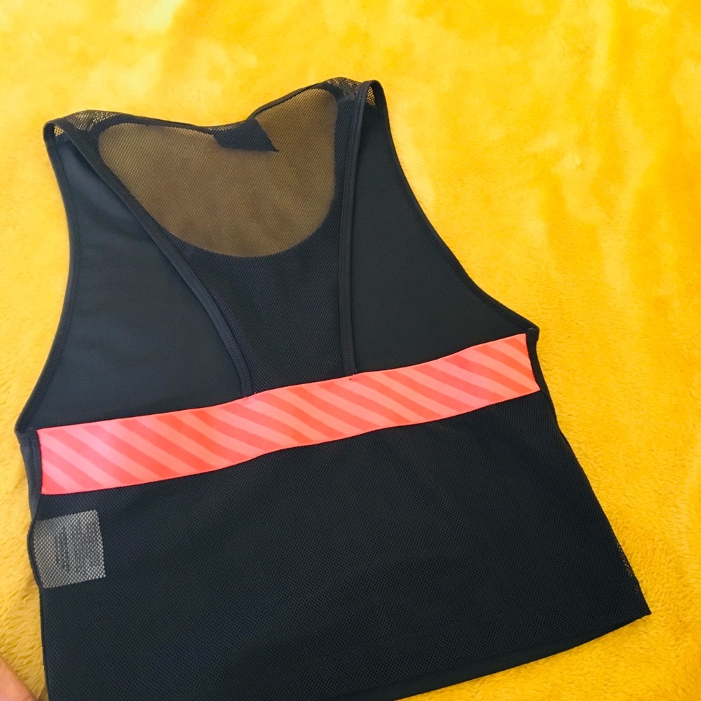 Nike top